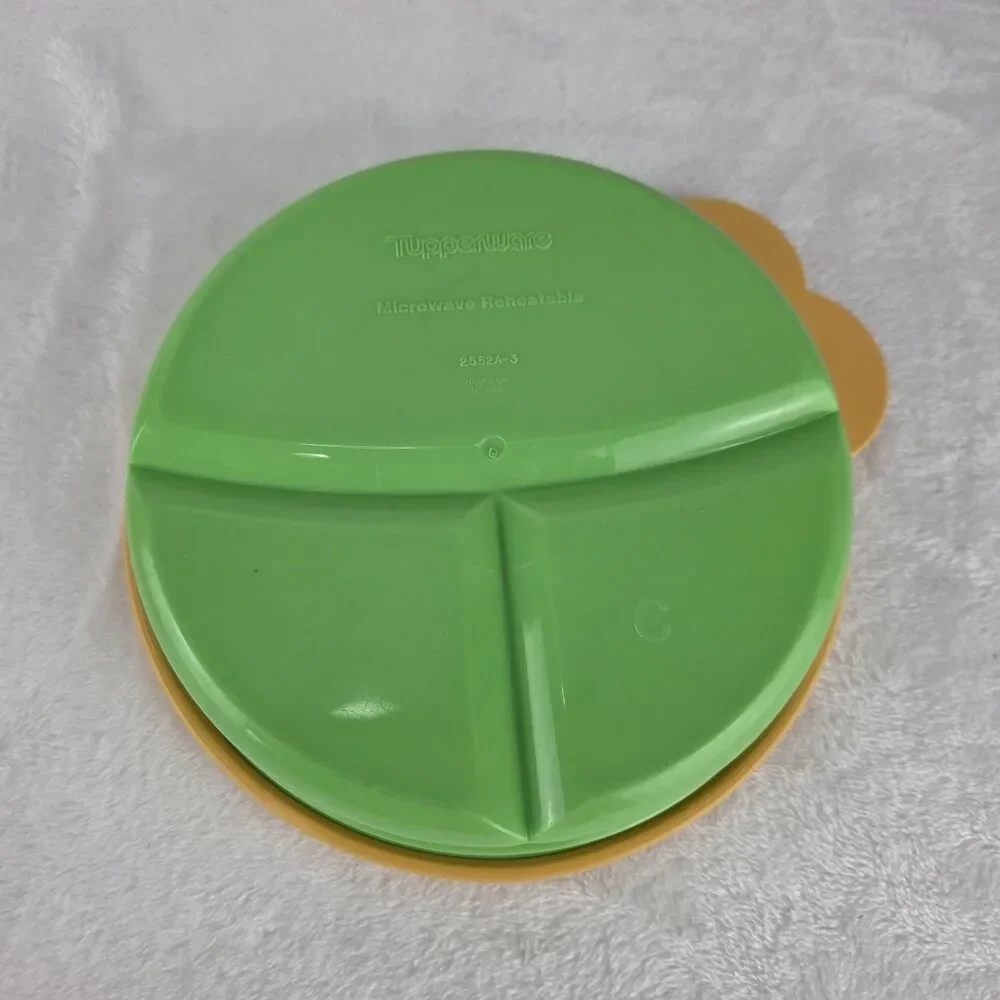 Vintage Tupperware Munchkids Divided Snack Plates With‎ Lids Set Of 2 2552A